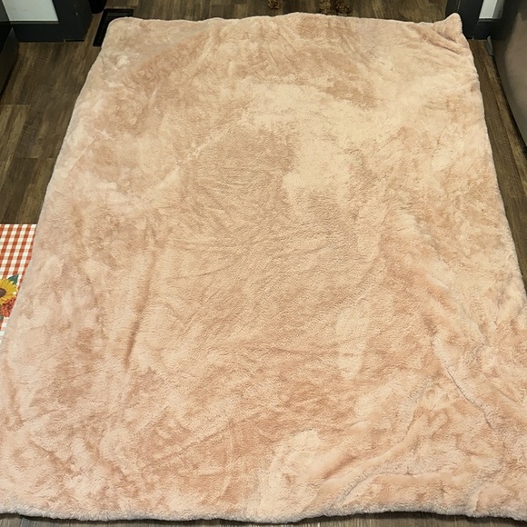 Shaggy Faux Fur Comforter Set with Sham Blush in color Size Twin EUC - Picture 3 of 7